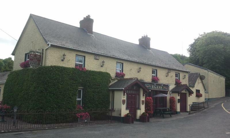 The Village Studio Apartments Moate Exteriér fotografie